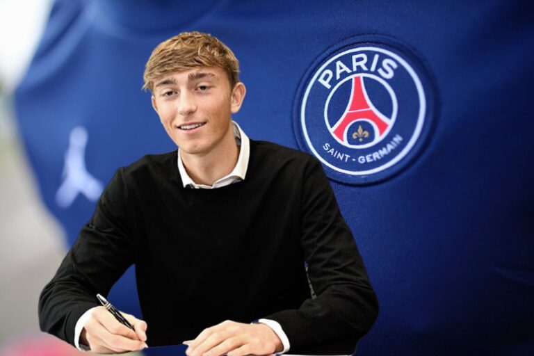 dean huijsen psg