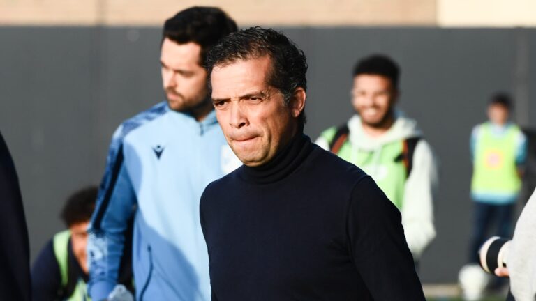 luis castro avec dunkerque en ligue 2 le 02 05 2025 2095488
